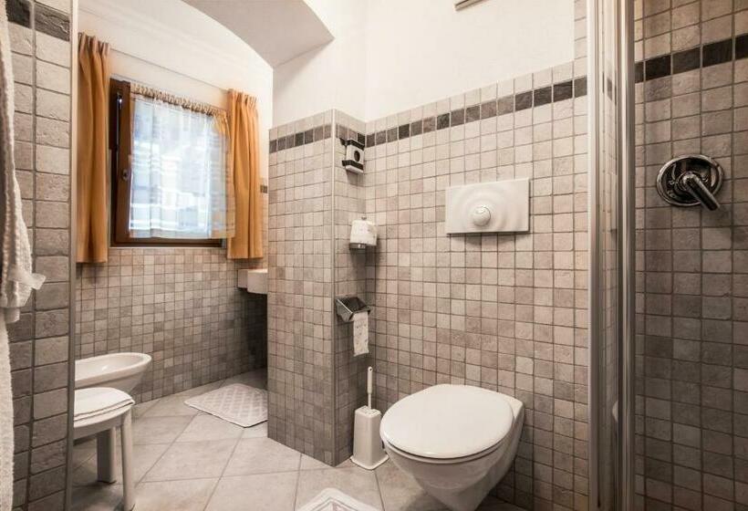 수피리어 트리플 룸, Pensione Camoscio