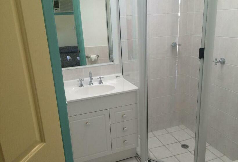 ファミリールーム, John Oxley Motel