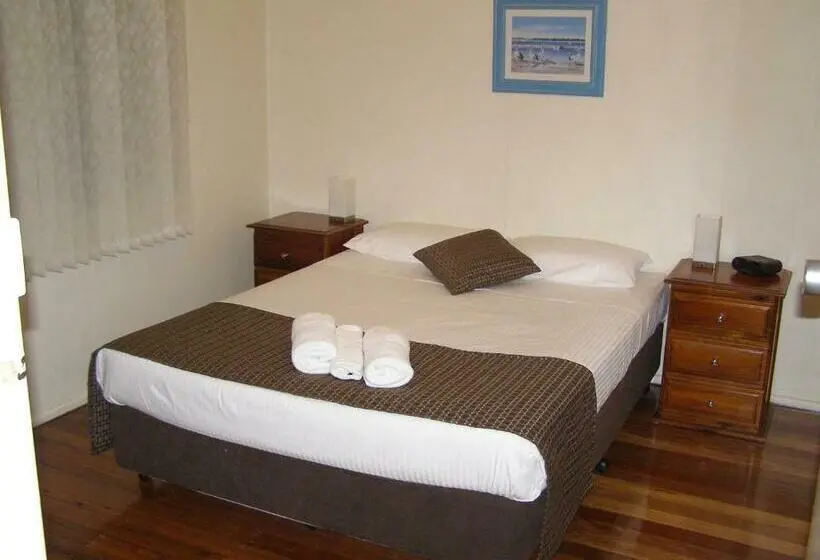 اتاق خانوادگی, Koala Tree Motel