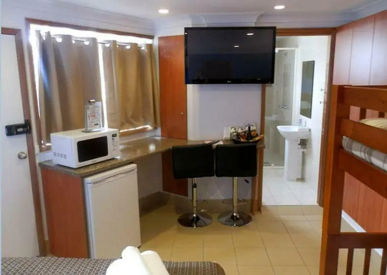 اتاق خانوادگی پایه, Koala Tree Motel