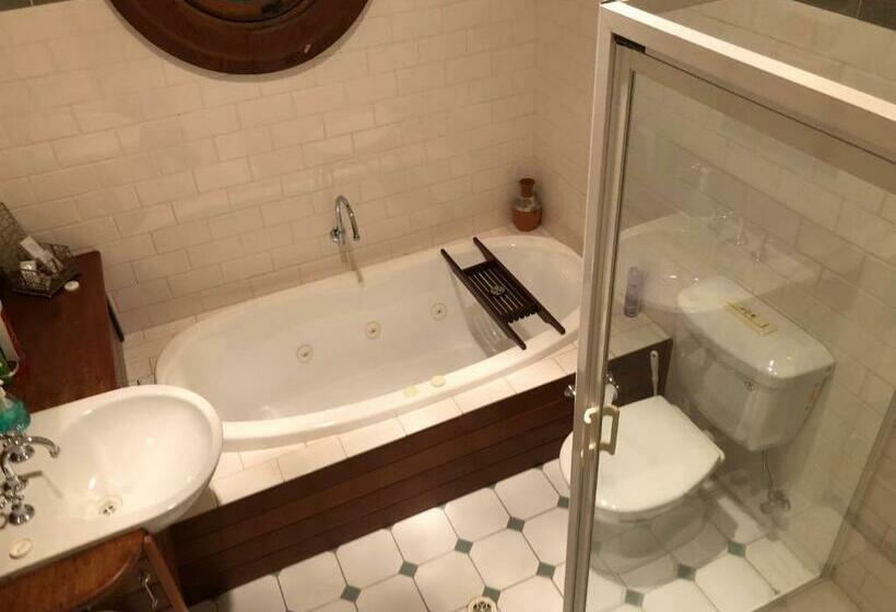 اتاق استاندارد با وان آب گرم, Lorelei Bed & Breakfast