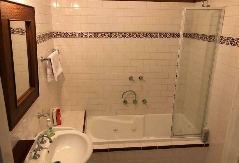 اتاق استاندارد با وان آب گرم, Lorelei Bed & Breakfast