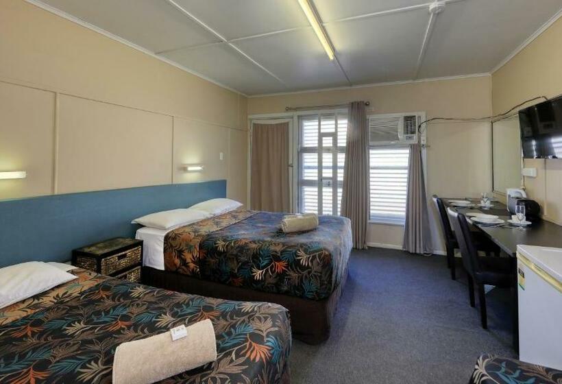 Quarto Triplo Estandar, Matilda Motel