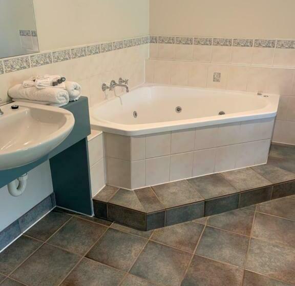 חדר סטנדרט עם ג'קוזי, Arthur Phillip Motor Inn