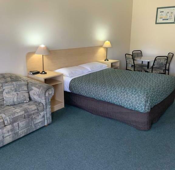 חדר משפחתי, Arthur Phillip Motor Inn
