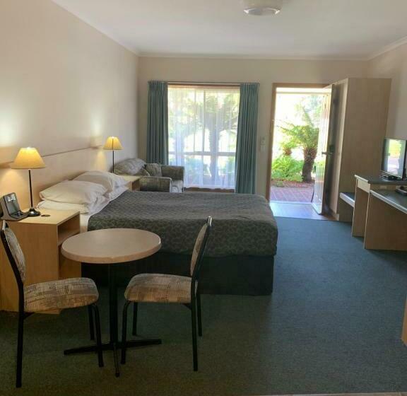 חדר סטנדרט עם ג'קוזי, Arthur Phillip Motor Inn