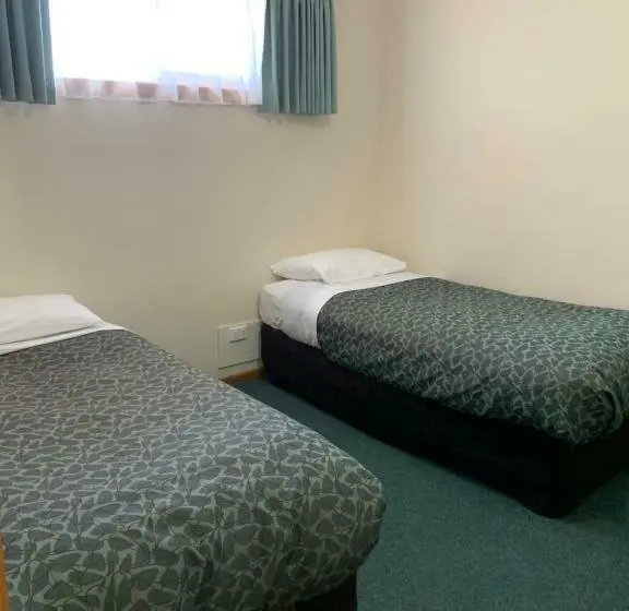 ファミリールーム, Arthur Phillip Motor Inn