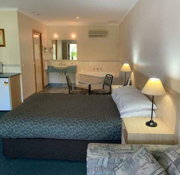 חדר סטנדרט עם ג'קוזי, Arthur Phillip Motor Inn