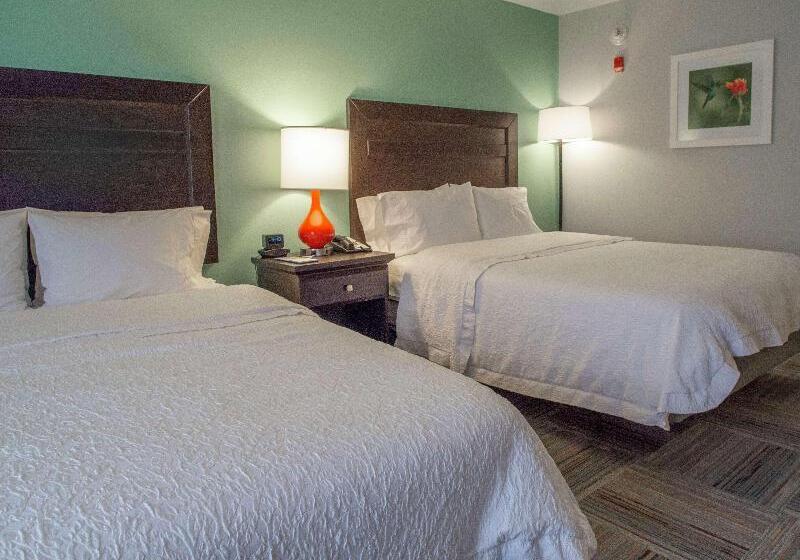 חדר משפחתי, Arthur Phillip Motor Inn