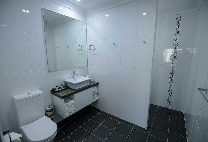 סוויטה משפחתית 2 חדרי שינה, Astro Dish Motor Inn