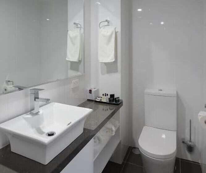 סוויטה משפחתית 2 חדרי שינה, Astro Dish Motor Inn