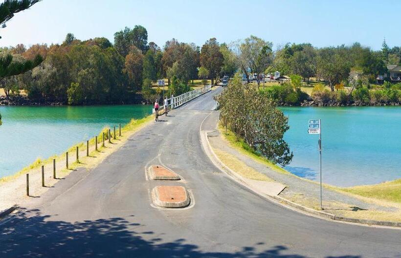 标准三人间, Brunswick River Inn