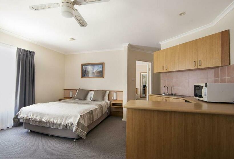 سوییت اجرایی, Redhill Cooma Motor Inn