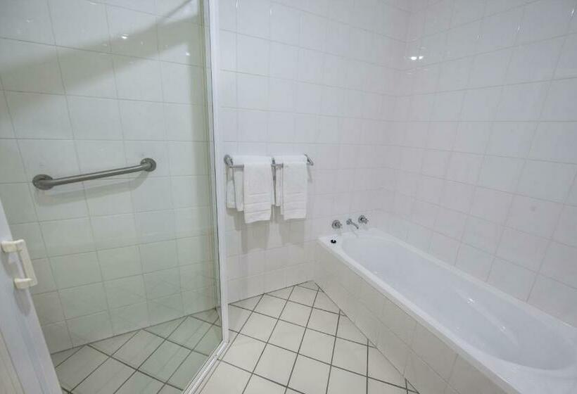 سوییت اجرایی, Redhill Cooma Motor Inn