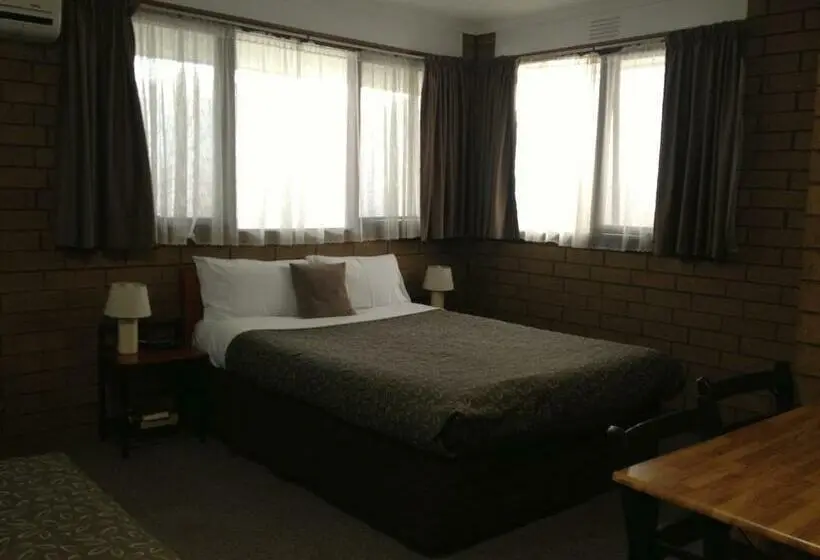Perhehuone, Rippleside Park Motor Inn