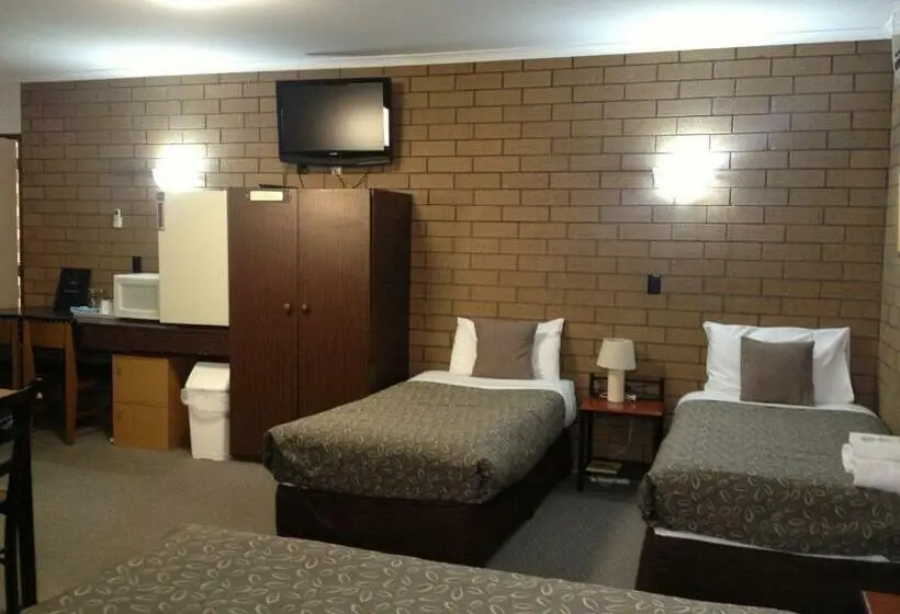 Perhehuone, Rippleside Park Motor Inn
