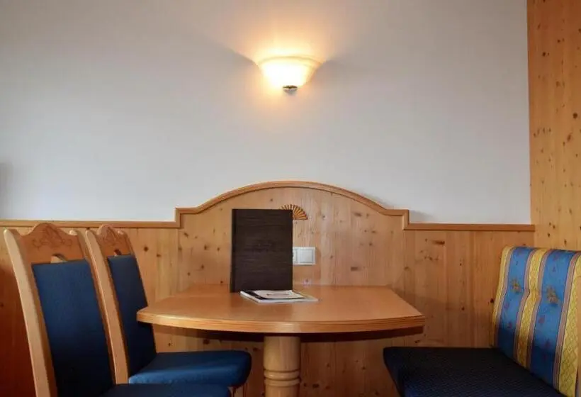 マウンテンビューファミリールーム, Park Hotel Villa Etschland