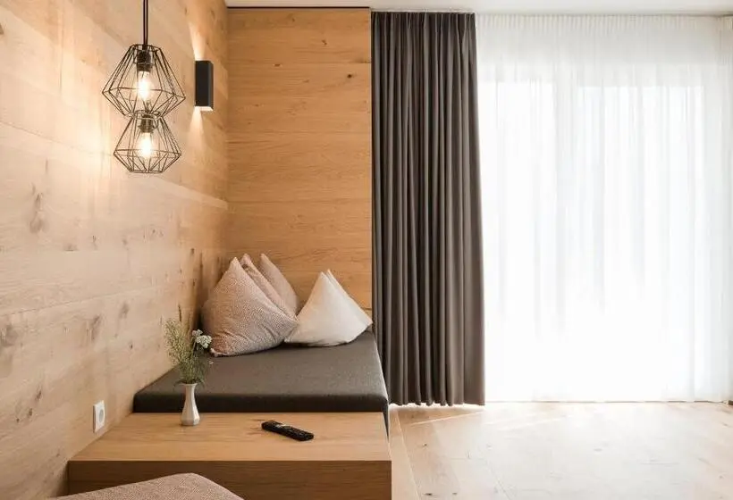 バルコニー付スイート, Park Hotel Villa Etschland