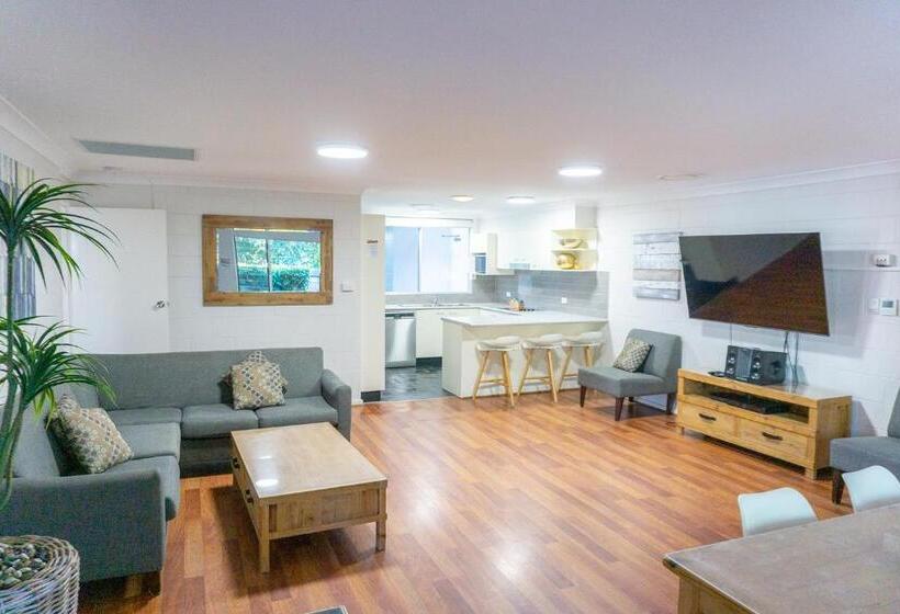 Дом 3 Спальни, Fingal Bay Holiday Park