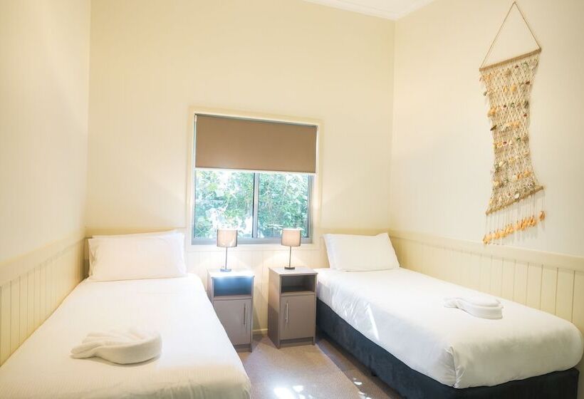 Вилла Deluxe 3 Спальни, Fingal Bay Holiday Park