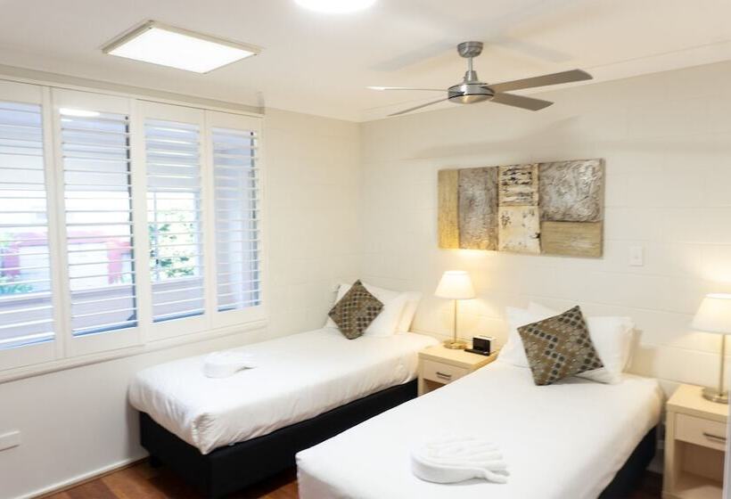 Дом 3 Спальни, Fingal Bay Holiday Park
