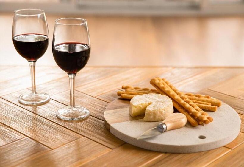 오두막, Seahorse Inn Hotel & Villas