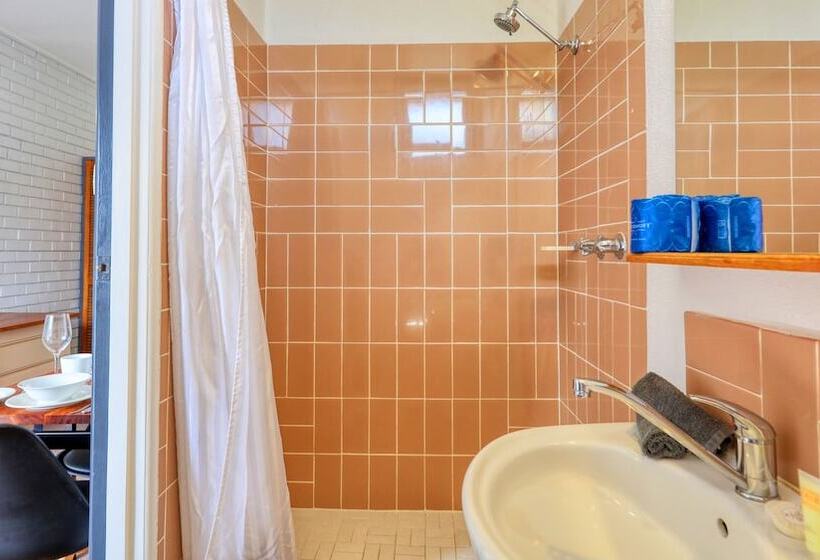 חדר סטנדרט, Sun Centre Motel