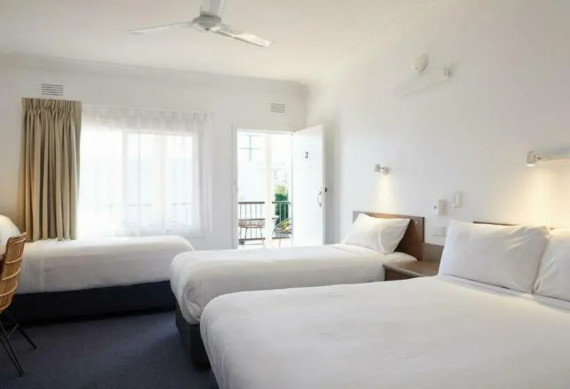 Perhehuone, The Sails Motel Brunswick Heads