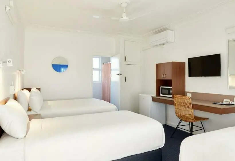 Perhehuone, The Sails Motel Brunswick Heads