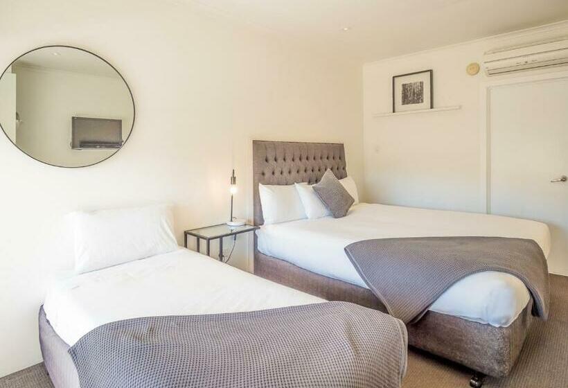 جناح عائلي, Tower Motel Marysville