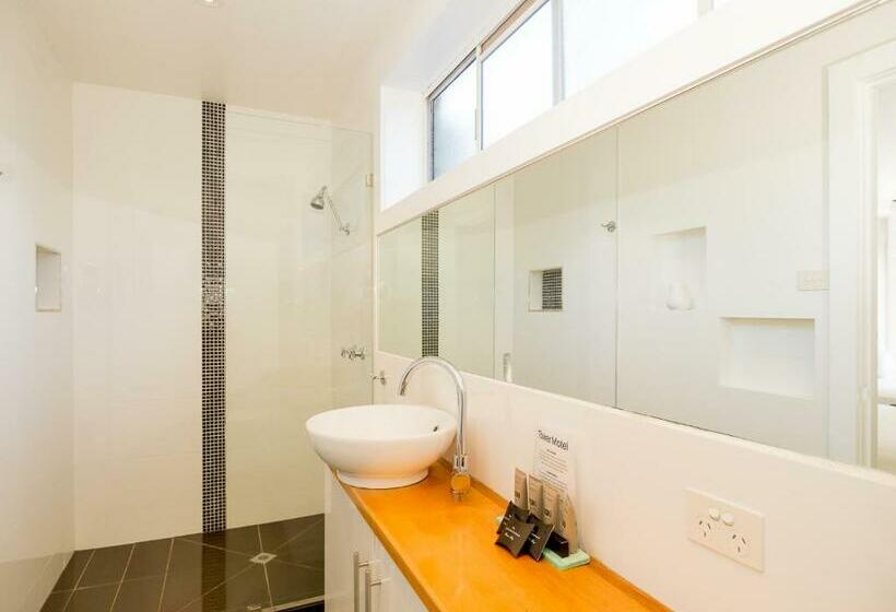 סוויטה משפחתית, Tower Motel Marysville