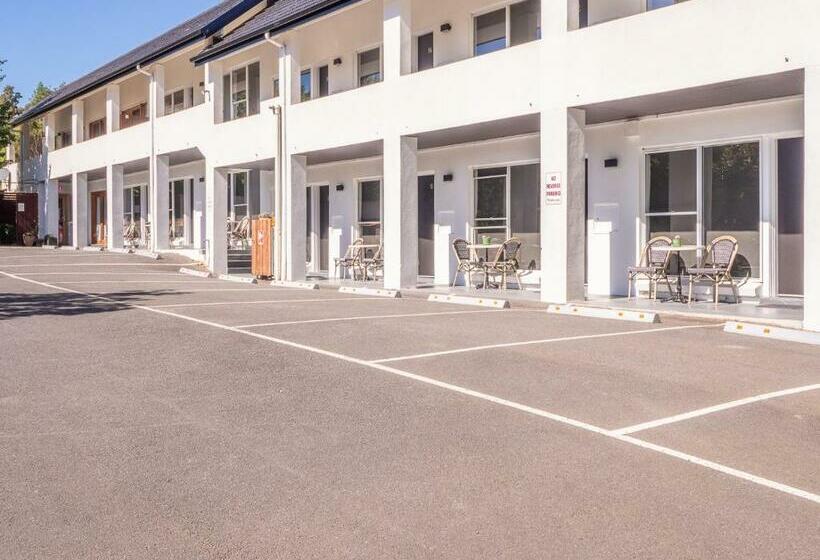 סוויטה משפחתית, Tower Motel Marysville