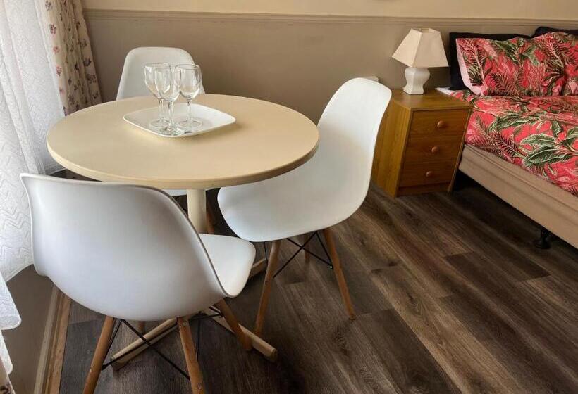 디럭스 룸, Woodmans Hill Motel