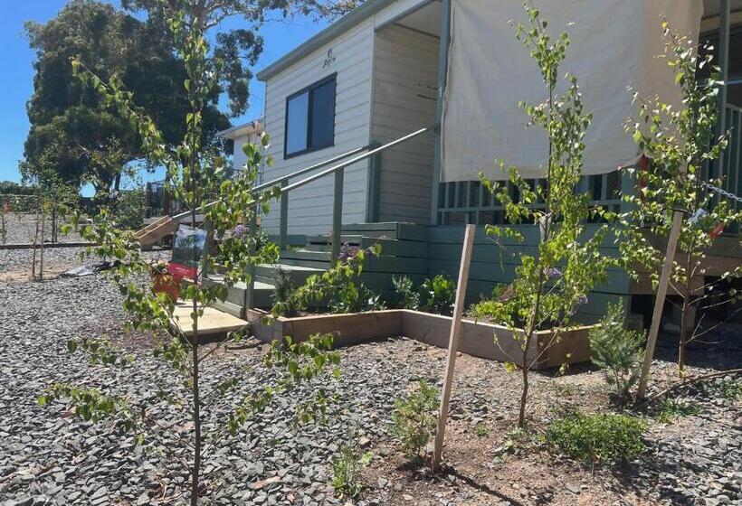 Хижина, Woodmans Hill Motel