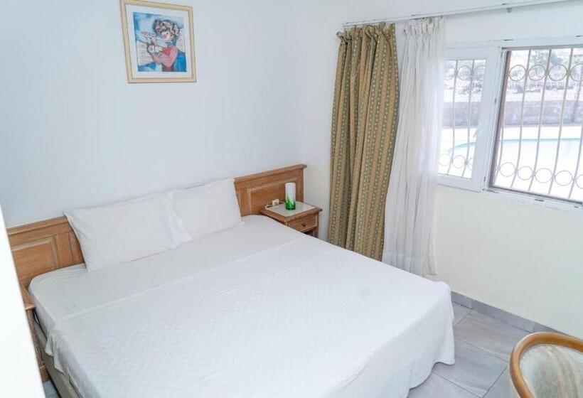 اتاق استاندارد, Azur Conakry