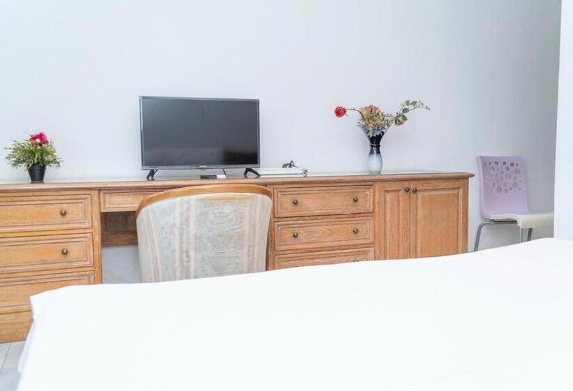 اتاق استاندارد, Azur Conakry