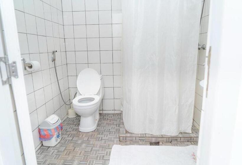 اتاق استاندارد, Azur Conakry