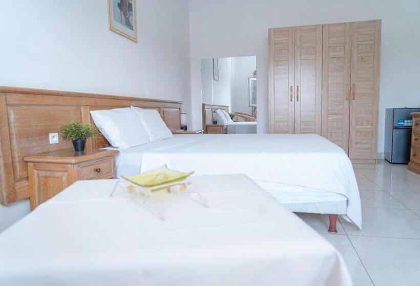 سوییت با چشمانداز دریا, Azur Conakry