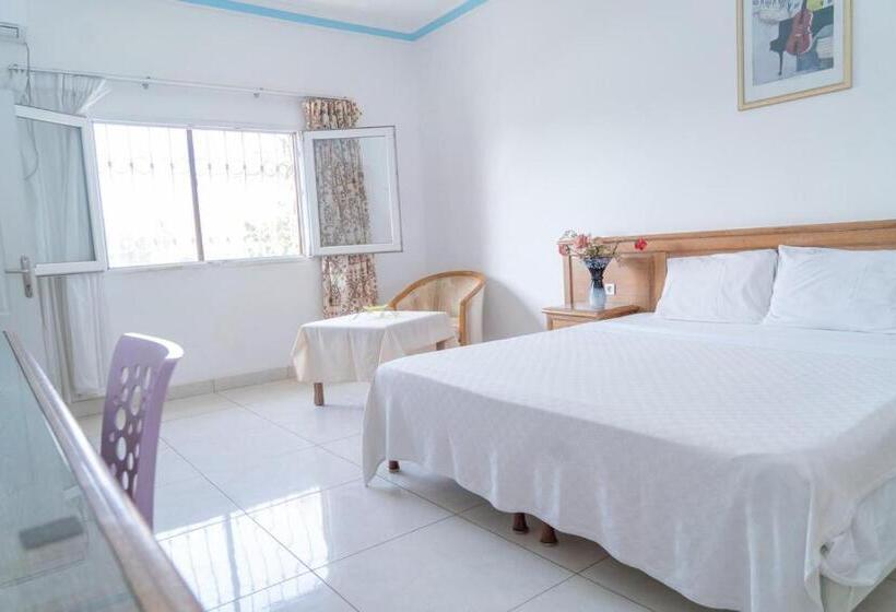 سوییت با چشمانداز دریا, Azur Conakry