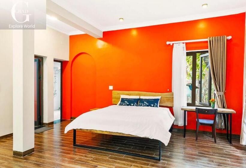 اتاق استاندارد با چشم‌انداز دریاچه, Cerf Volant Soc Son Resort