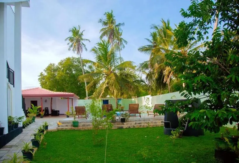 Perhehuone, My Resort Yala