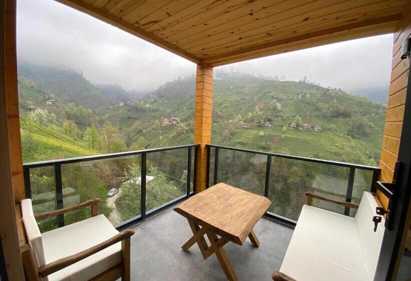 발코니가 있는 4인용 스탠다드 룸, Suvand House