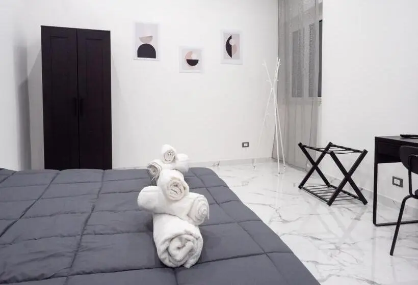 اتاق لوکس, Laura Suite