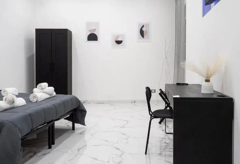 اتاق لوکس, Laura Suite