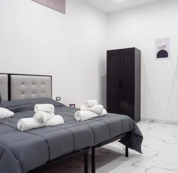 اتاق لوکس, Laura Suite