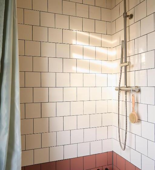 带大床的标准间, Modja Modja House