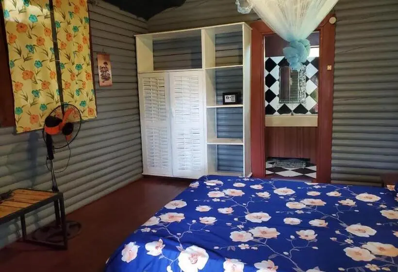 اتاق یک تخته با چشم‌انداز استخر, Bungalow Chez Mouch Nosy Be 6