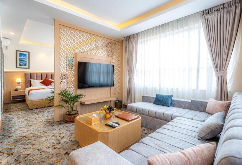 سوییت, Crystal Pashupati