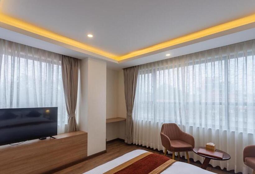 اتاق لوکس, Crystal Pashupati