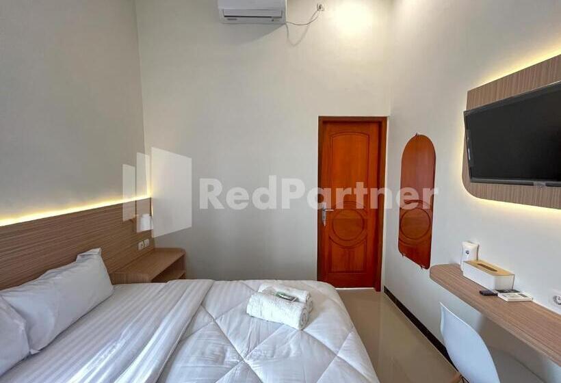 高级大房间, Jenggo Riverside Mitra Reddoorz Near Kampung Inggris Pare